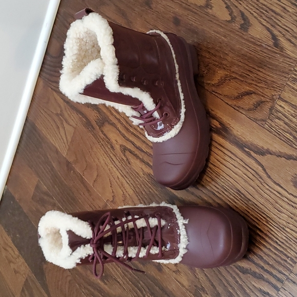 🎉🎉HP🎉🎉NWOT Hunter Rain/Snow Burgundy Boots with Fur Lining - Picture 3 of 9